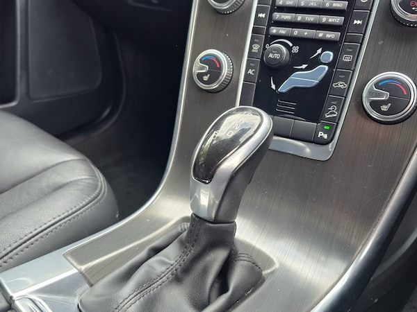 Used Volvo XC60 2015 for sale - 76319430: Photo 30