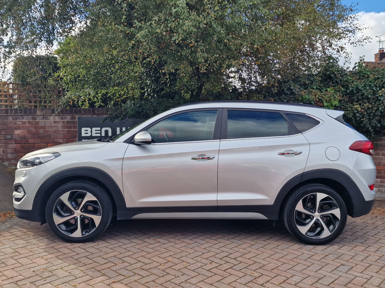 Used Hyundai TUCSON 2017 for sale - 76344351: Photo 2