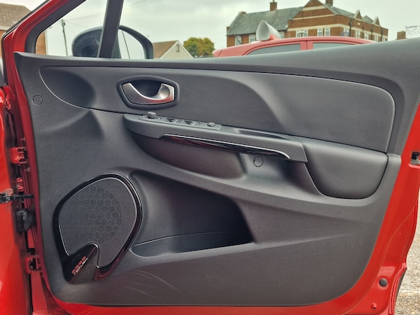 Used Renault Clio 2016 for sale - 76290560: Photo 32