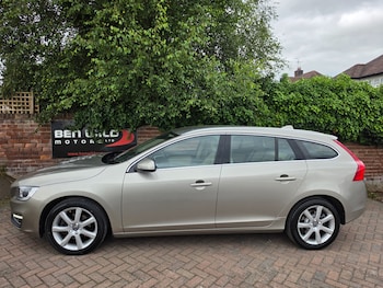 Used Volvo V60 2015 for sale - 79138936: Photo