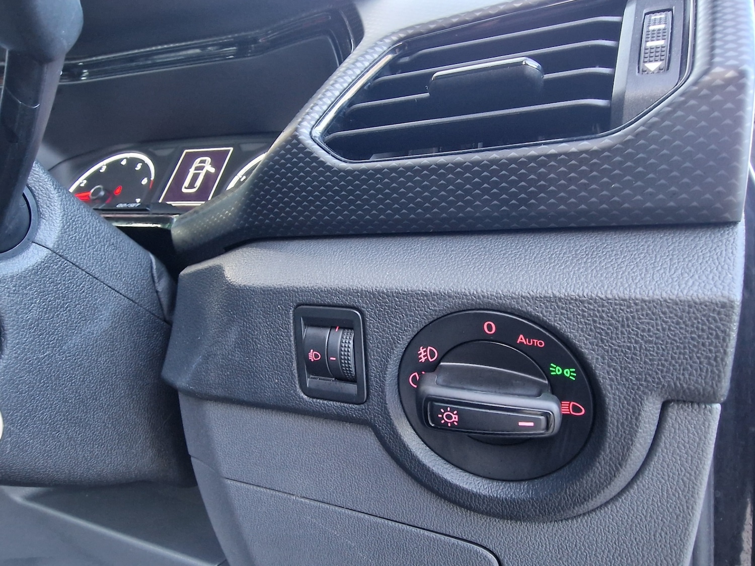 Used Volkswagen T-Cross 2019 for sale - 77947106: Photo 12