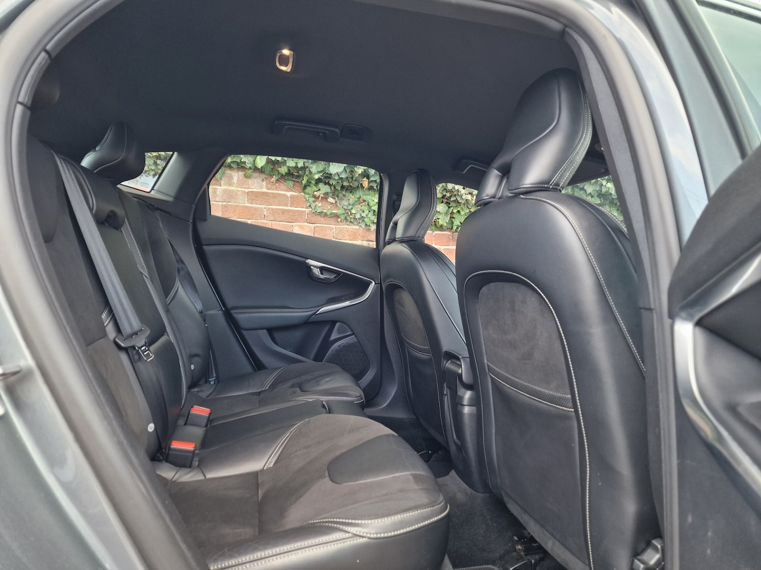 Used Volvo V40 2018 for sale - 78098529: Photo 16