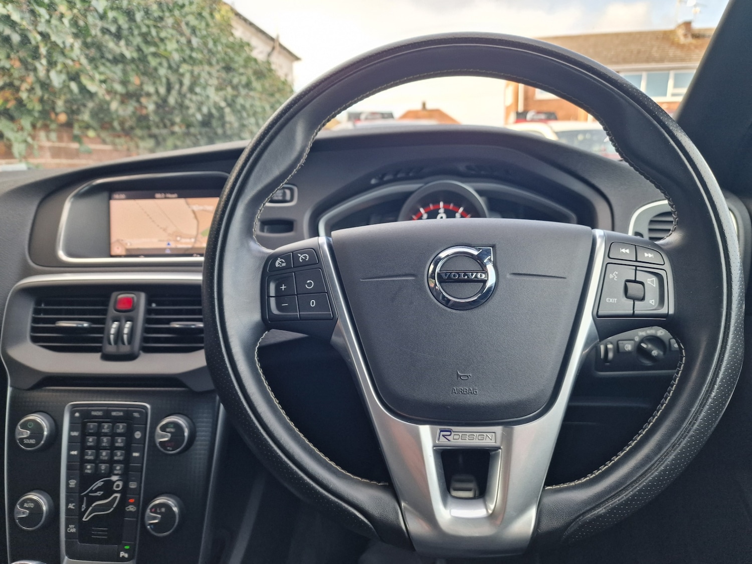 Used Volvo V40 2018 for sale - 78098529: Photo 22