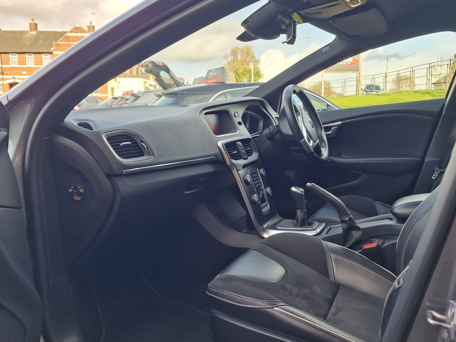 Used Volvo V40 2018 for sale - 78098529: Photo 28