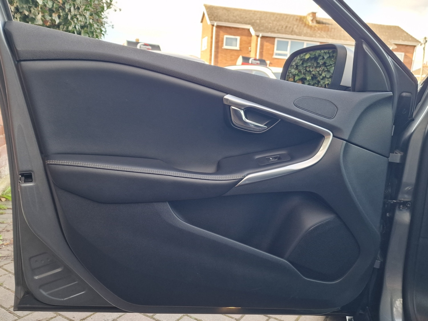 Used Volvo V40 2018 for sale - 78098529: Photo 30