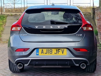 Used Volvo V40 2018 for sale - 78098529: Photo