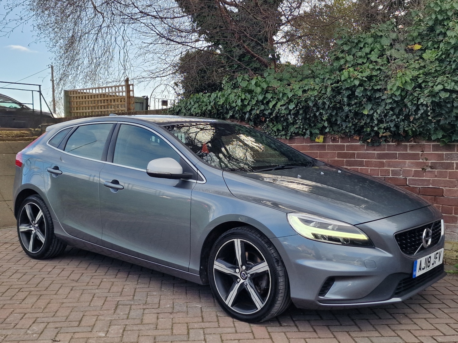 Used Volvo V40 2018 for sale - 78098529: Photo 9