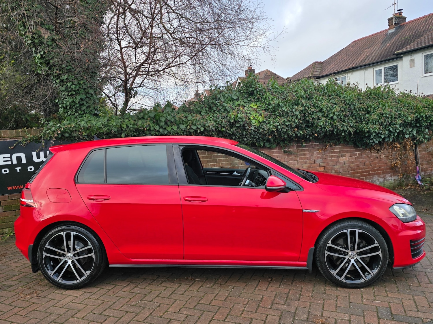 Used Volkswagen Golf 2017 for sale - 77240775: Photo 10