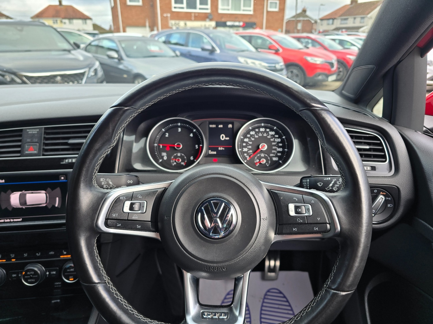 Used Volkswagen Golf 2017 for sale - 77240775: Photo 27