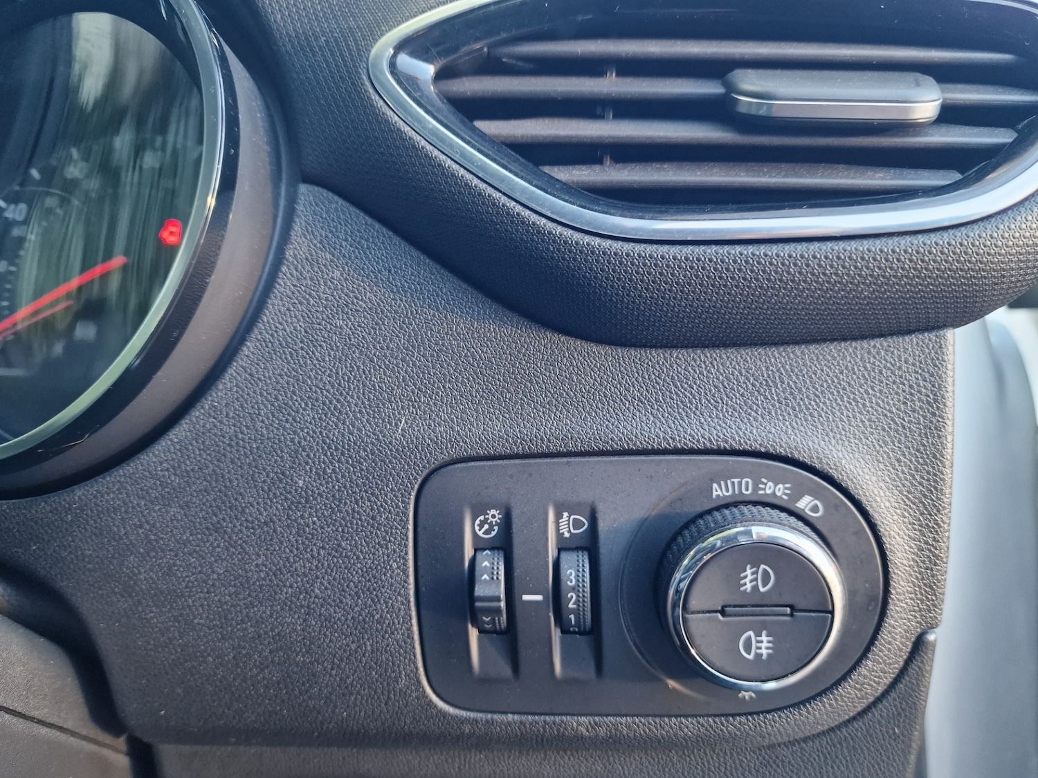 Used Vauxhall Crossland X 2018 for sale - 76425875: Photo 12