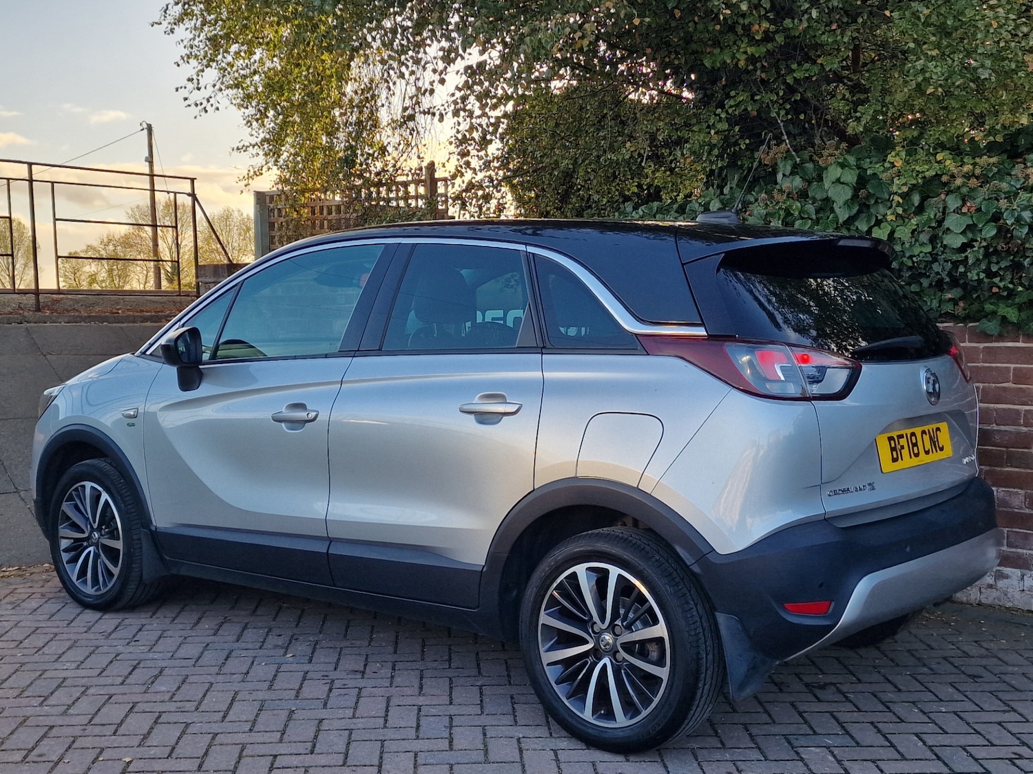 Used Vauxhall Crossland X 2018 for sale - 76425875: Photo 3
