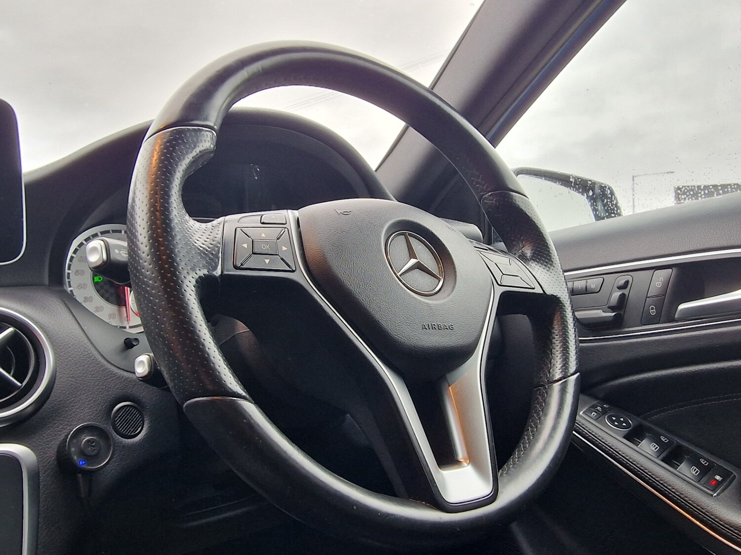 Used Mercedes-Benz A-Class 2014 for sale - 77528434: Photo 33