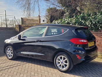 Used Ford Fiesta 2018 for sale - 77733117: Photo