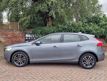 Used Volvo V40 2018 for sale - 79560308: Photo