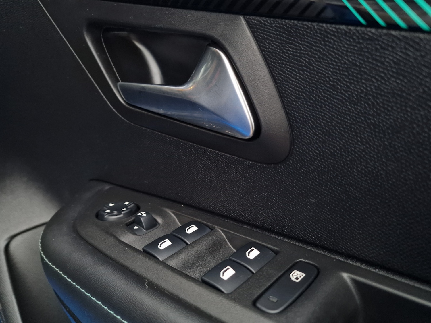 Used Peugeot 208 2021 for sale - 77034283: Photo 12