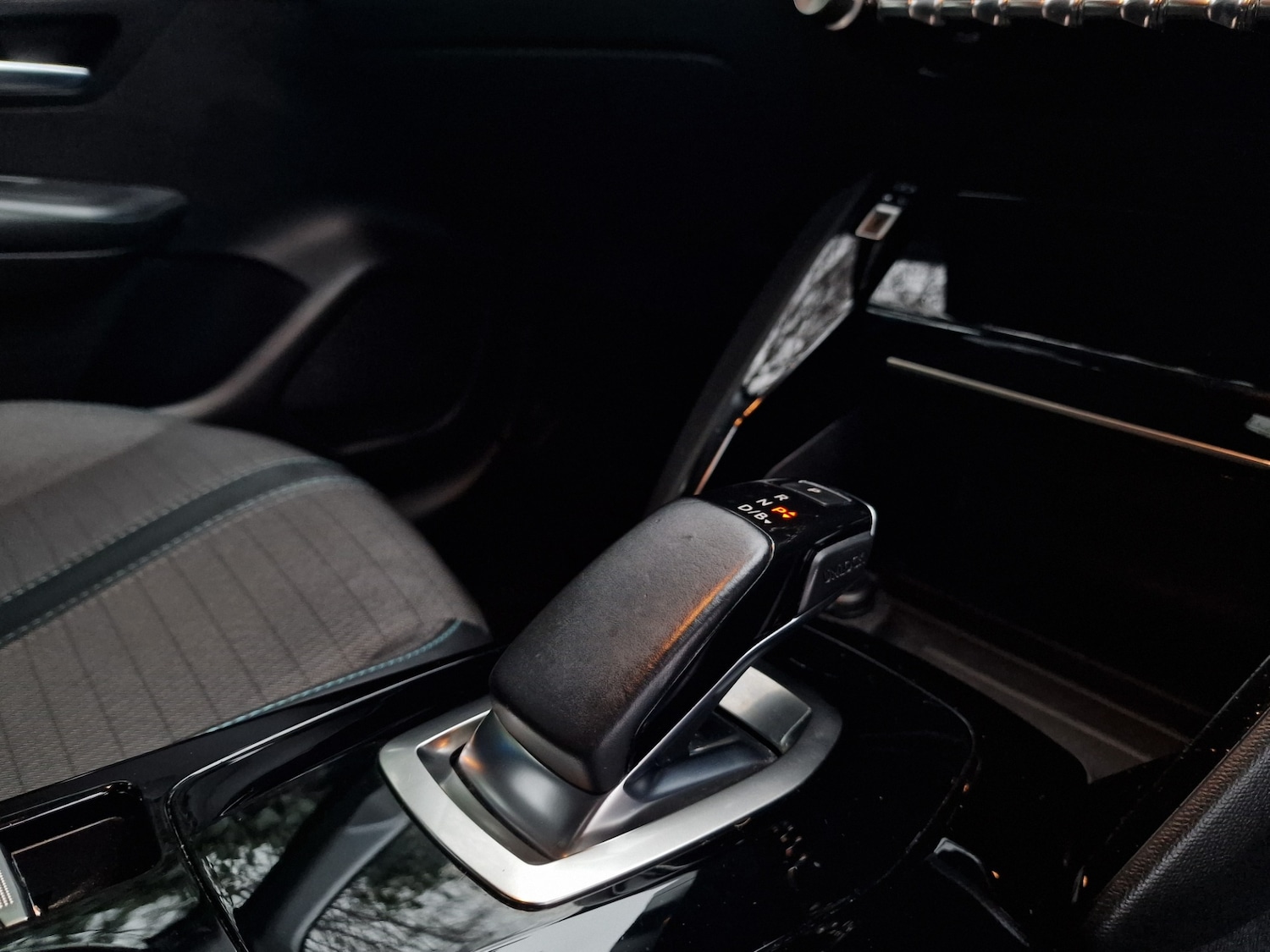 Used Peugeot 208 2021 for sale - 77034283: Photo 13