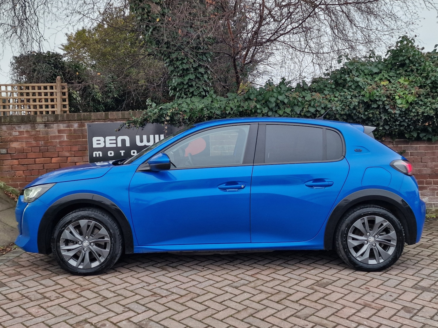 Used Peugeot 208 2021 for sale - 77034283: Photo 2