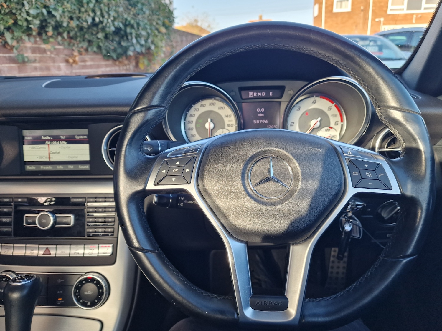 Used Mercedes-Benz SLK 2014 for sale - 76614809: Photo 19