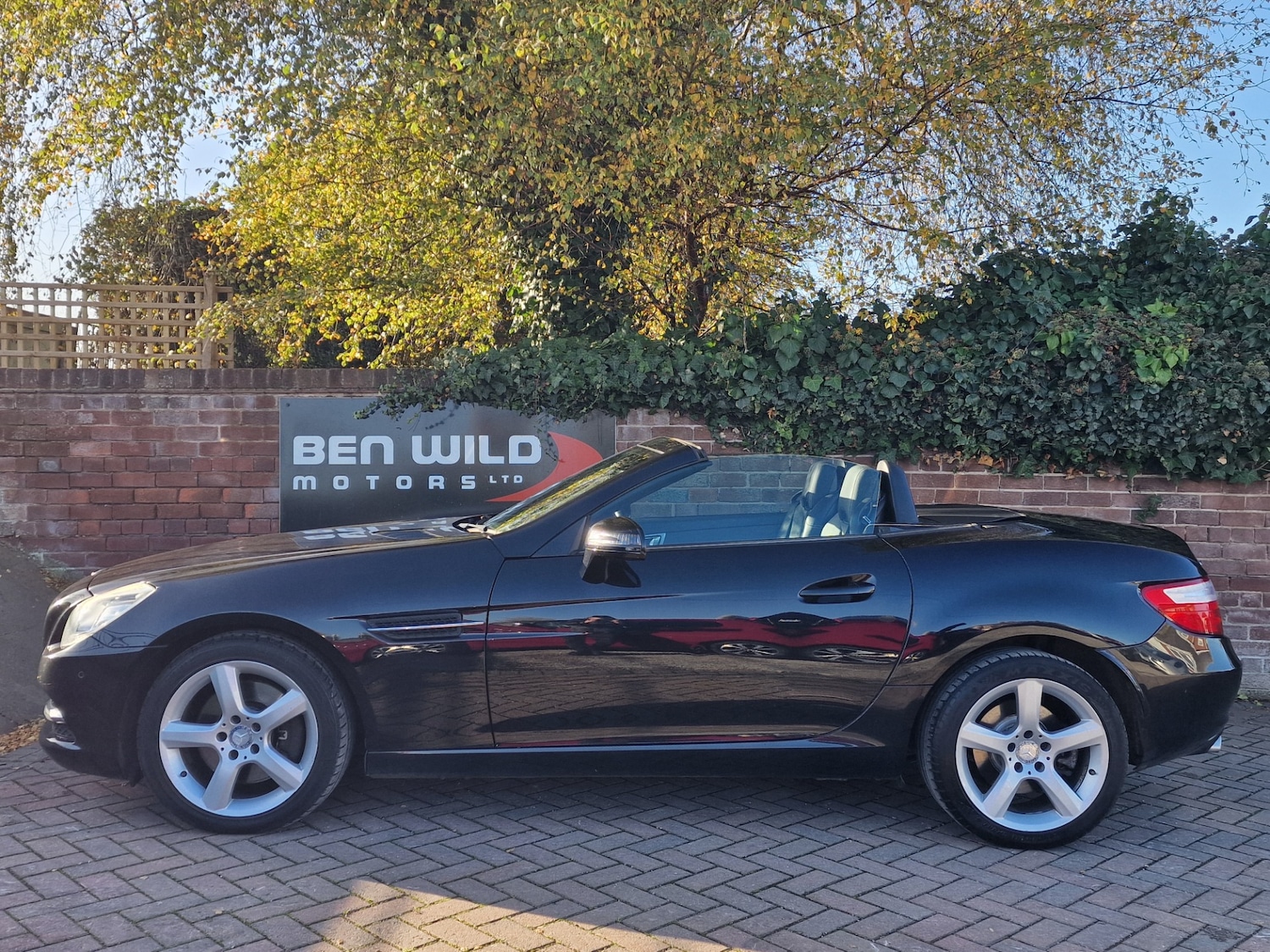 Used Mercedes-Benz SLK 2014 for sale - 76614809: Photo 2