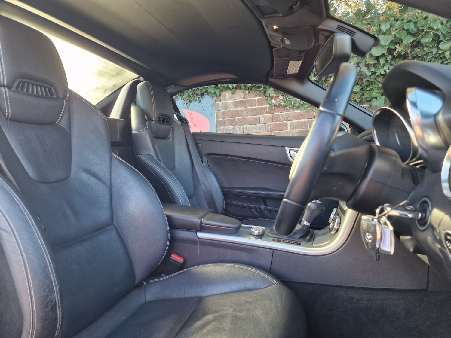 Used Mercedes-Benz SLK 2014 for sale - 76614809: Photo 9