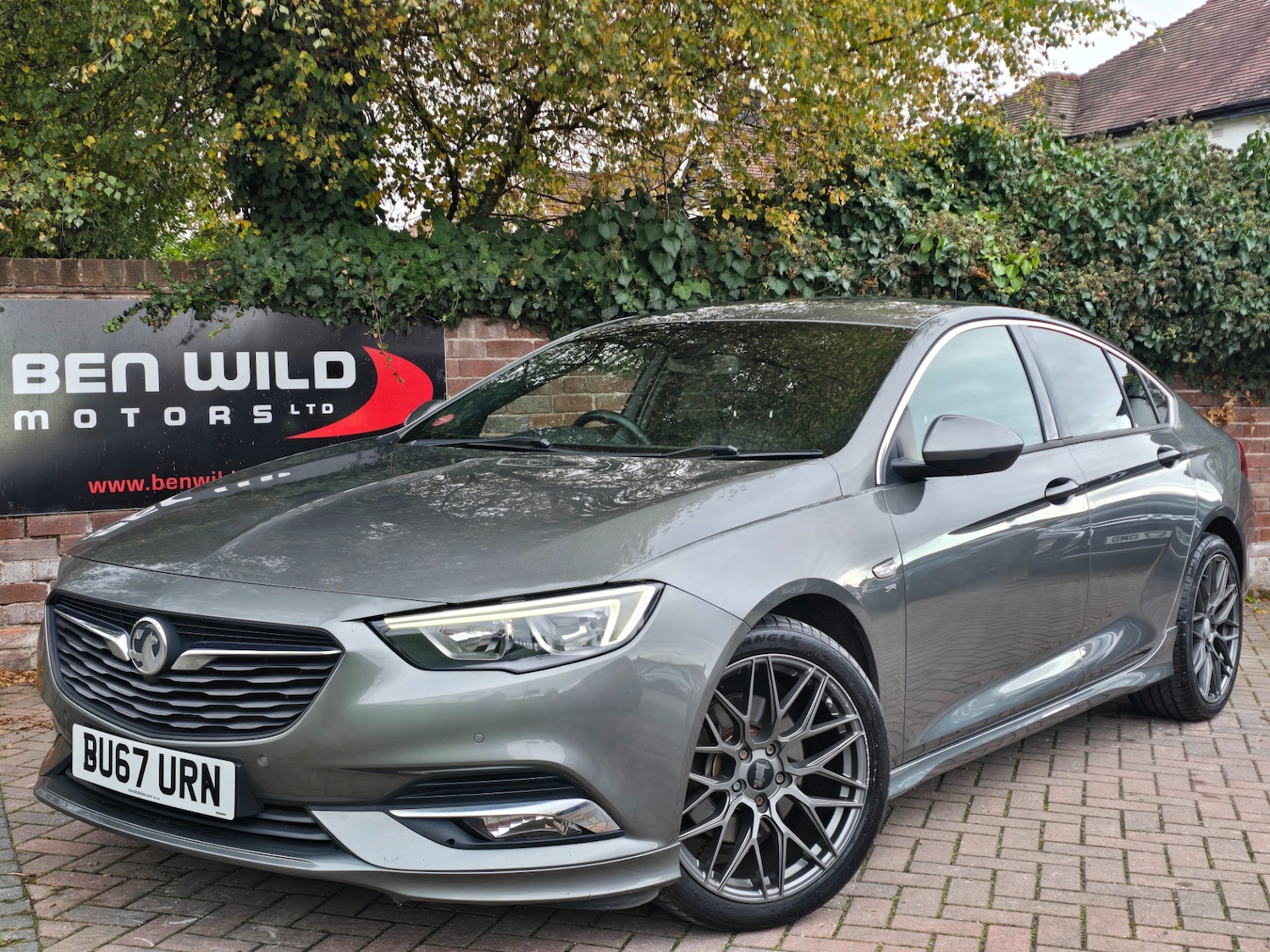 Used Vauxhall Insignia 2017 for sale - 76557121: Photo 1
