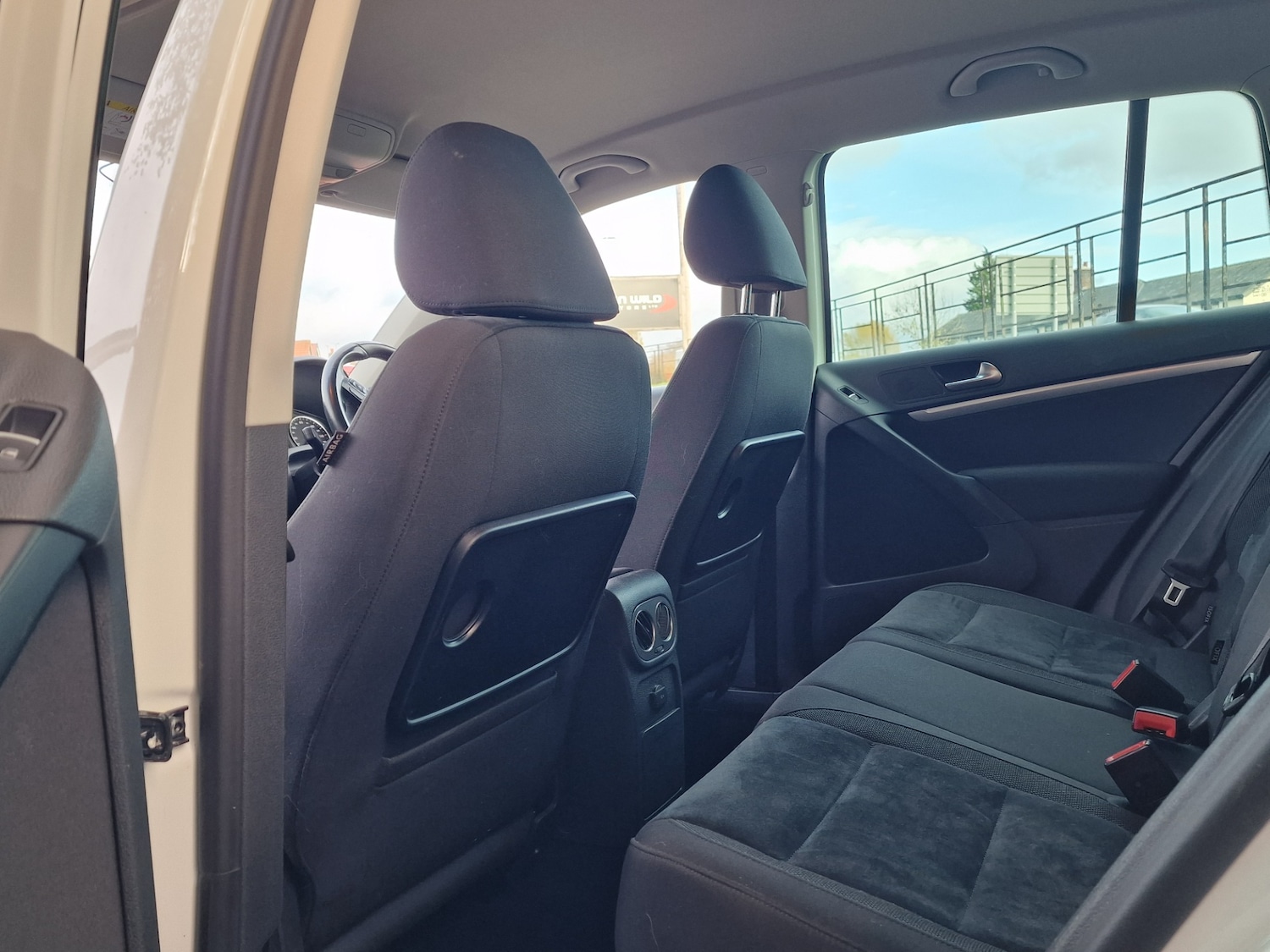 Used Volkswagen Tiguan 2015 for sale - 76414985: Photo 30