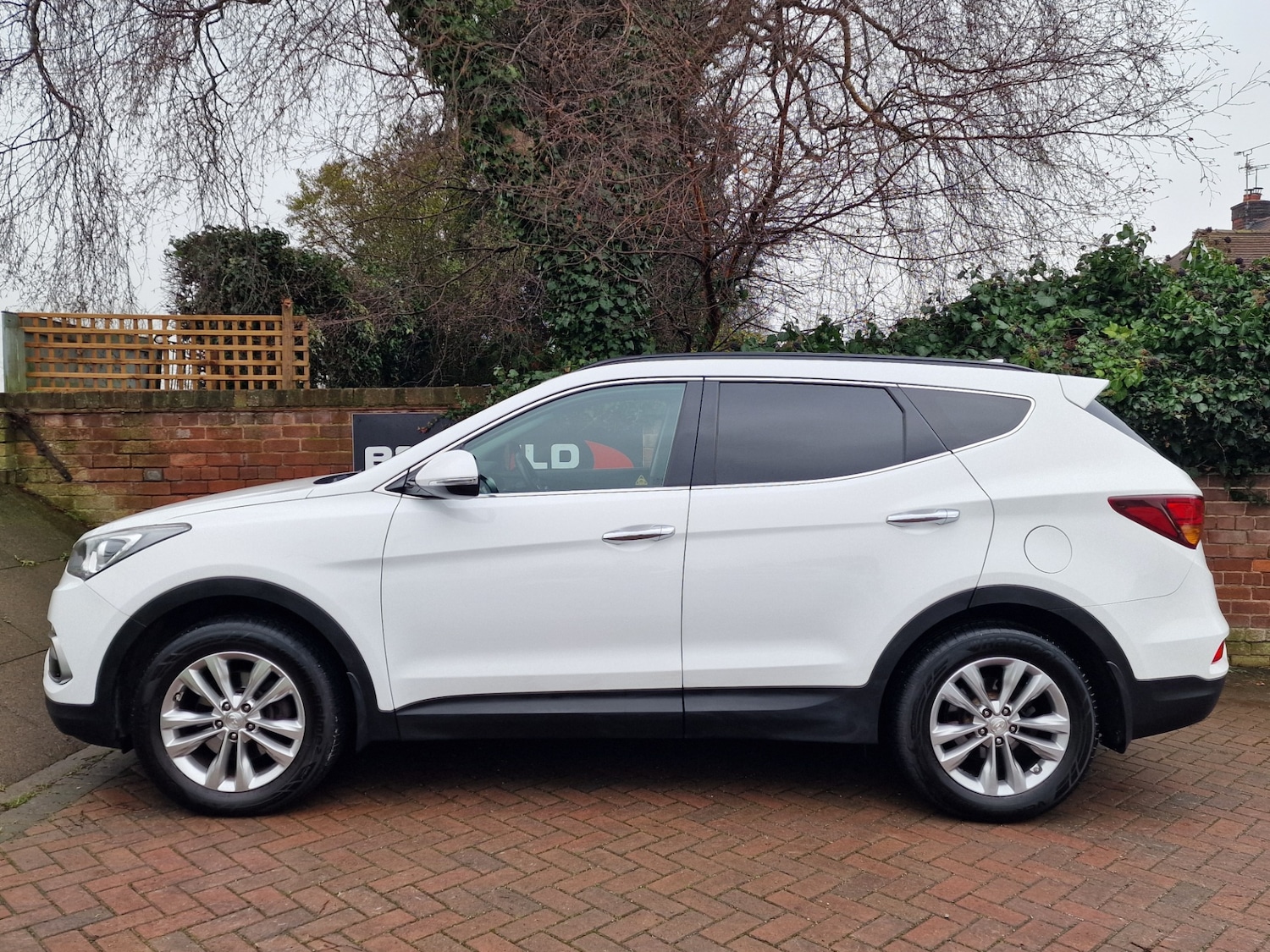 Used Hyundai Santa Fe 2018 for sale - 77460338: Photo 2