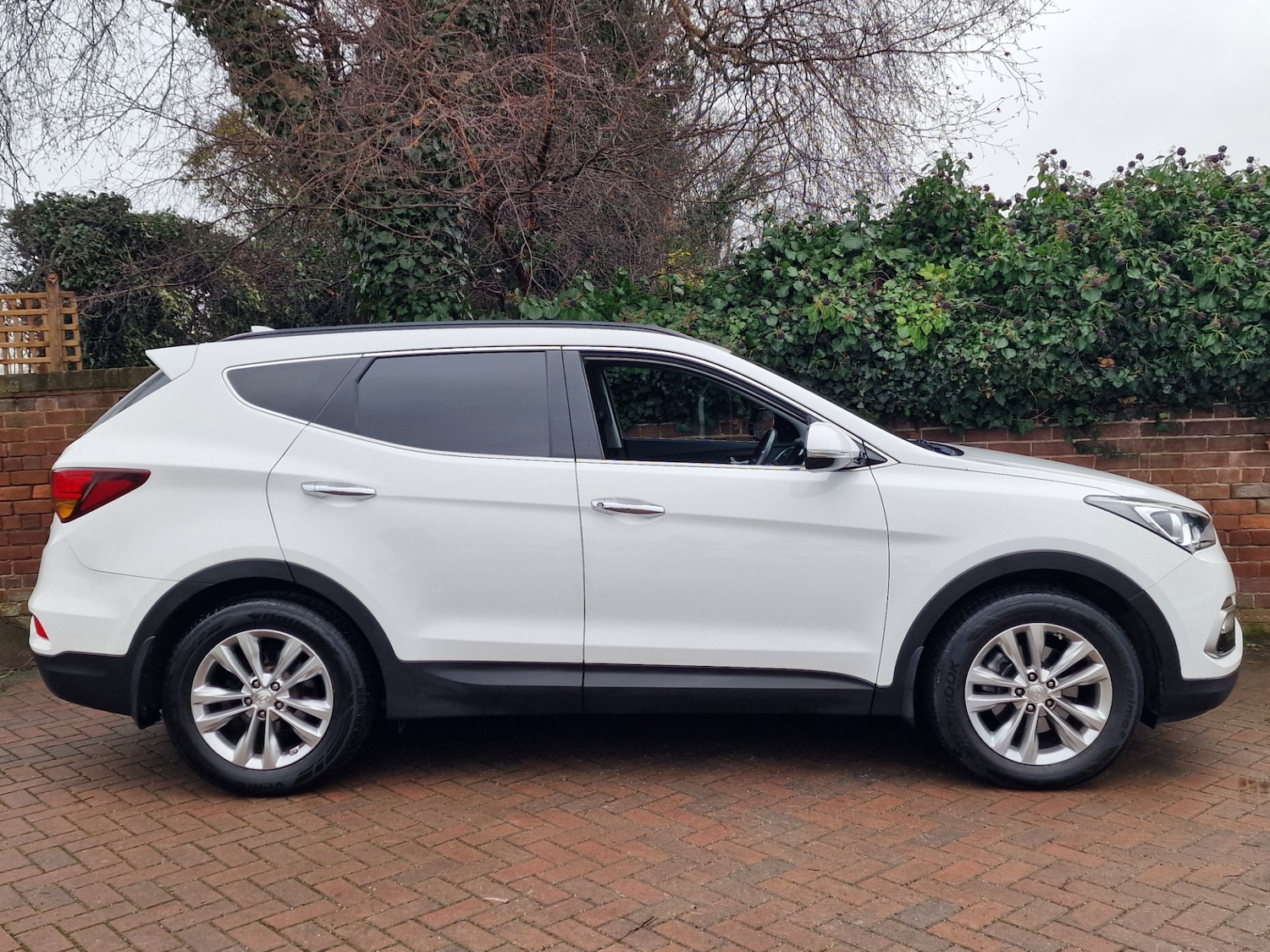 Used Hyundai Santa Fe 2018 for sale - 77460338: Photo 8