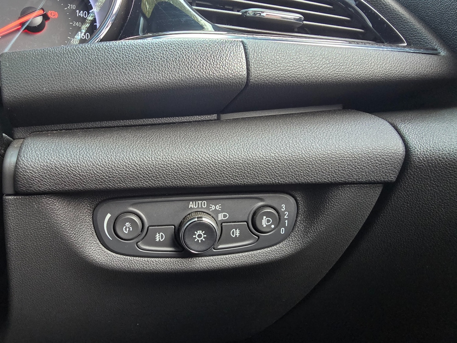 Used Vauxhall Insignia 2019 for sale - 76519538: Photo 31