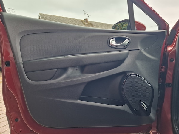 Used Renault Clio 2016 for sale - 76265820: Photo 30