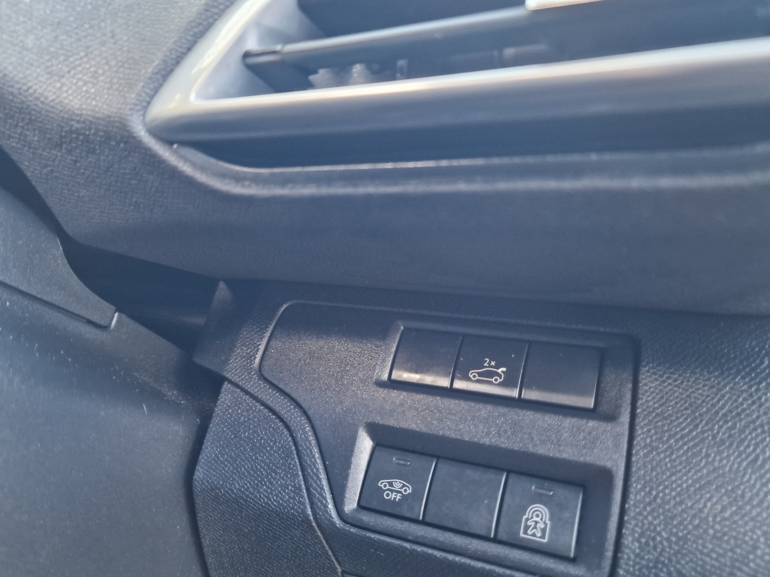 Used Peugeot 3008 2017 for sale - 77847957: Photo 12