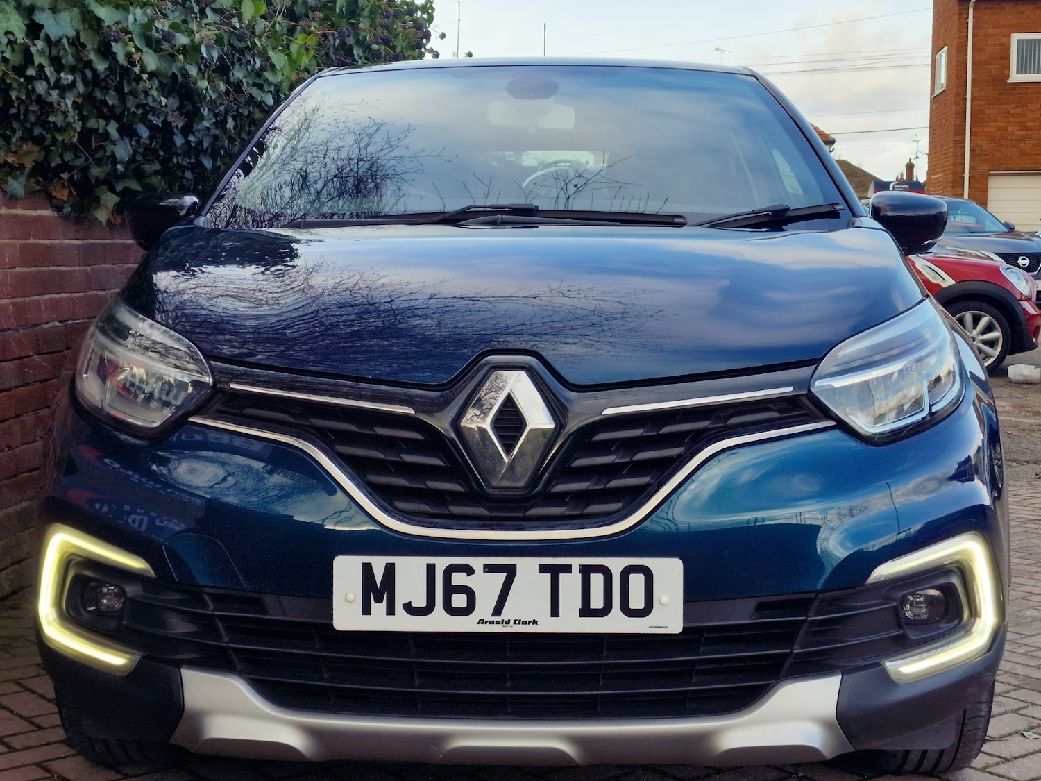 Used Renault Captur 2017 for sale - 77650591: Photo 2
