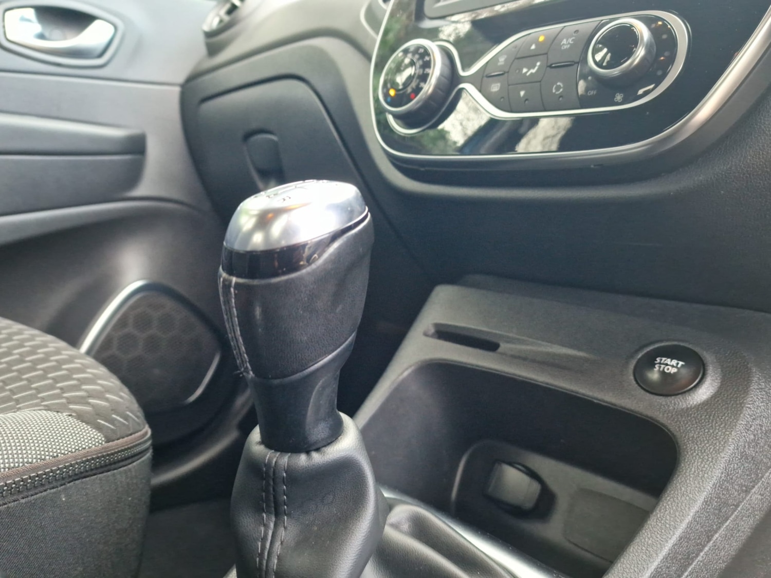 Used Renault Captur 2017 for sale - 77650591: Photo 25