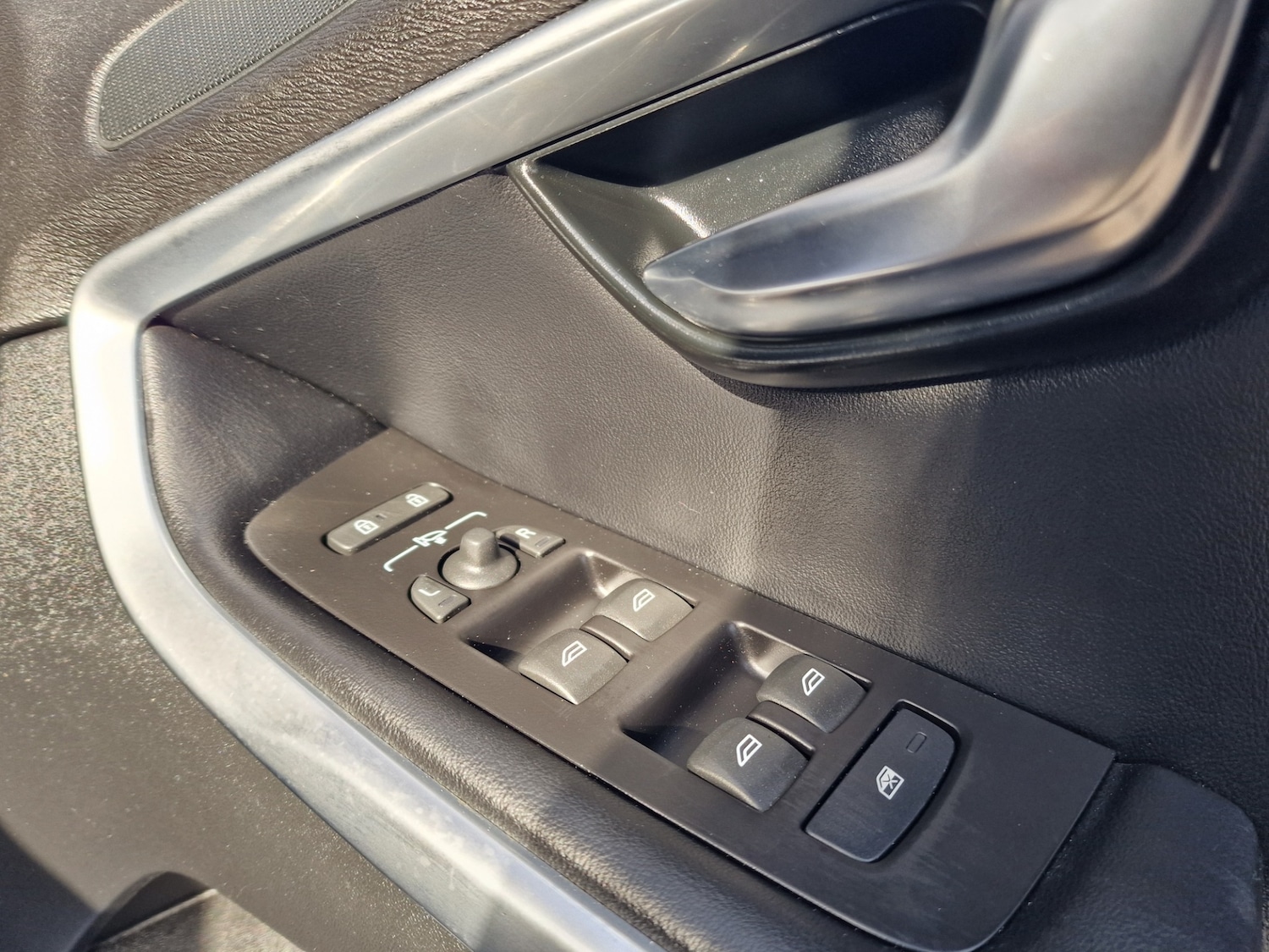 Used Volvo V40 2019 for sale - 77311321: Photo 14