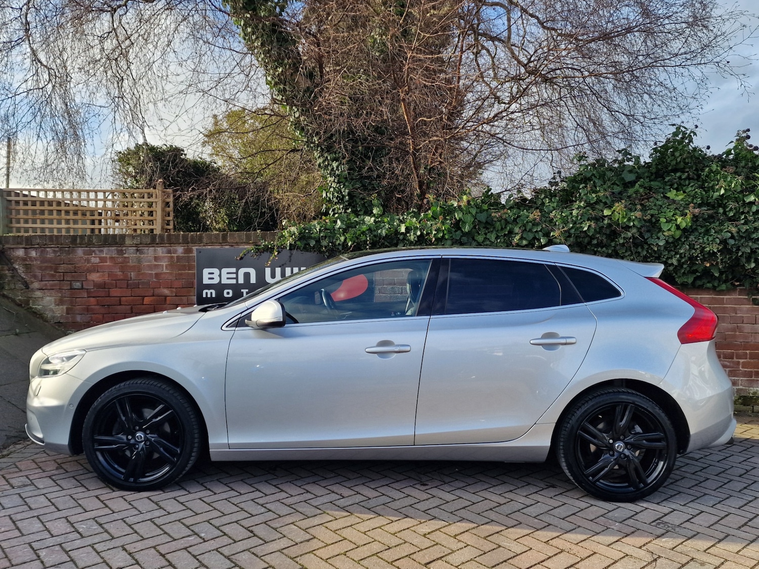 Used Volvo V40 2019 for sale - 77311321: Photo 2