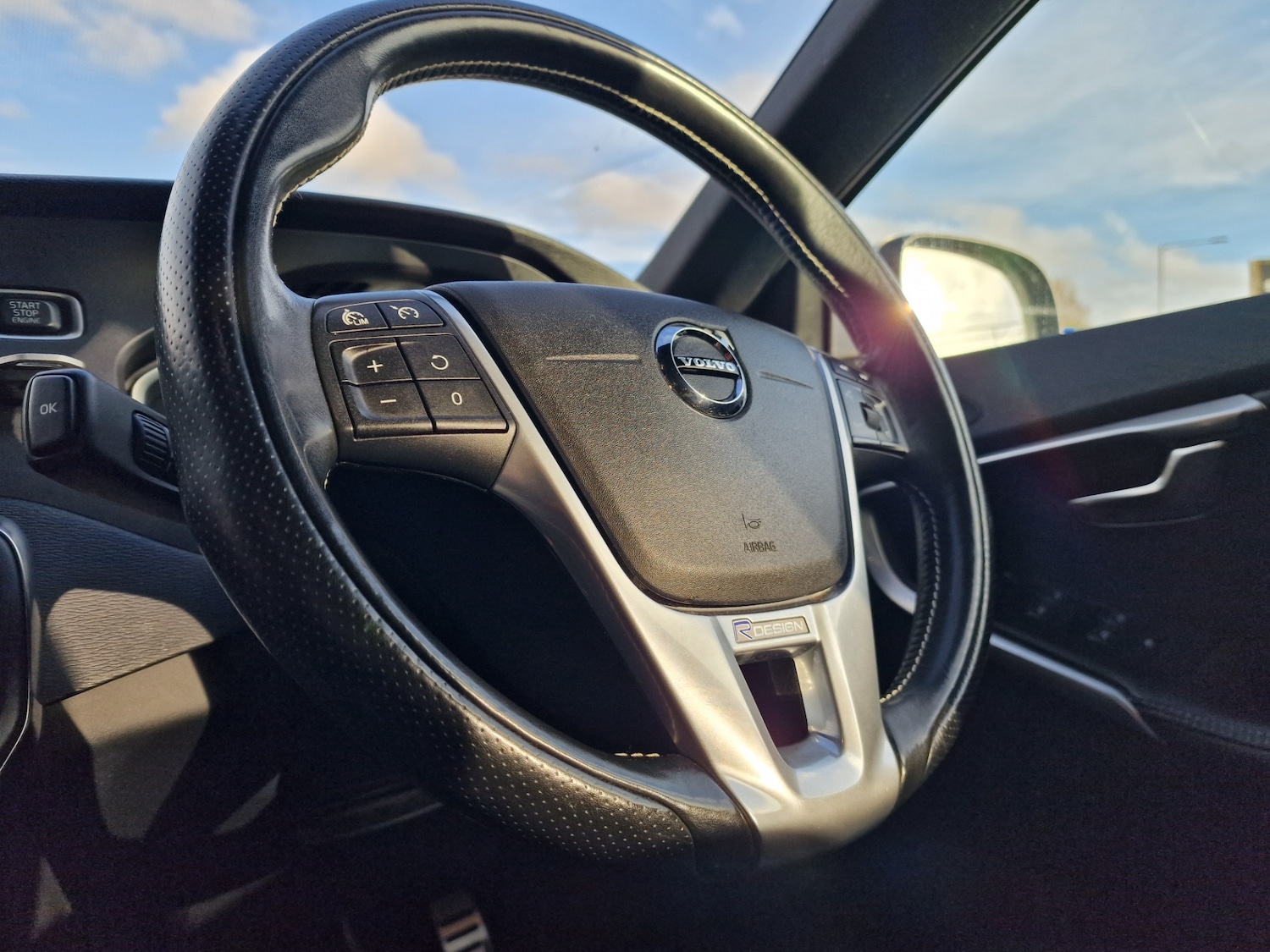 Used Volvo V40 2019 for sale - 77311321: Photo 32