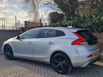 Used Volvo V40 2019 for sale - 77311321: Photo