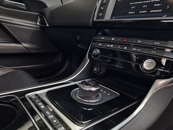 Used Jaguar XE 2024 for sale - 76265711: Photo 12