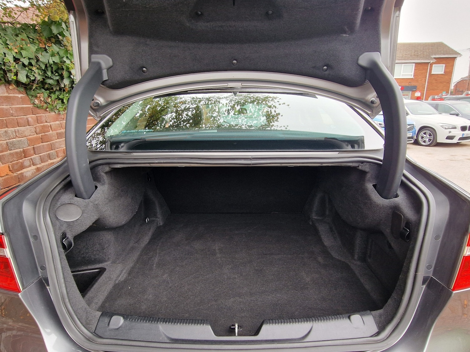 Used Jaguar XE 2024 for sale - 76265711: Photo 17