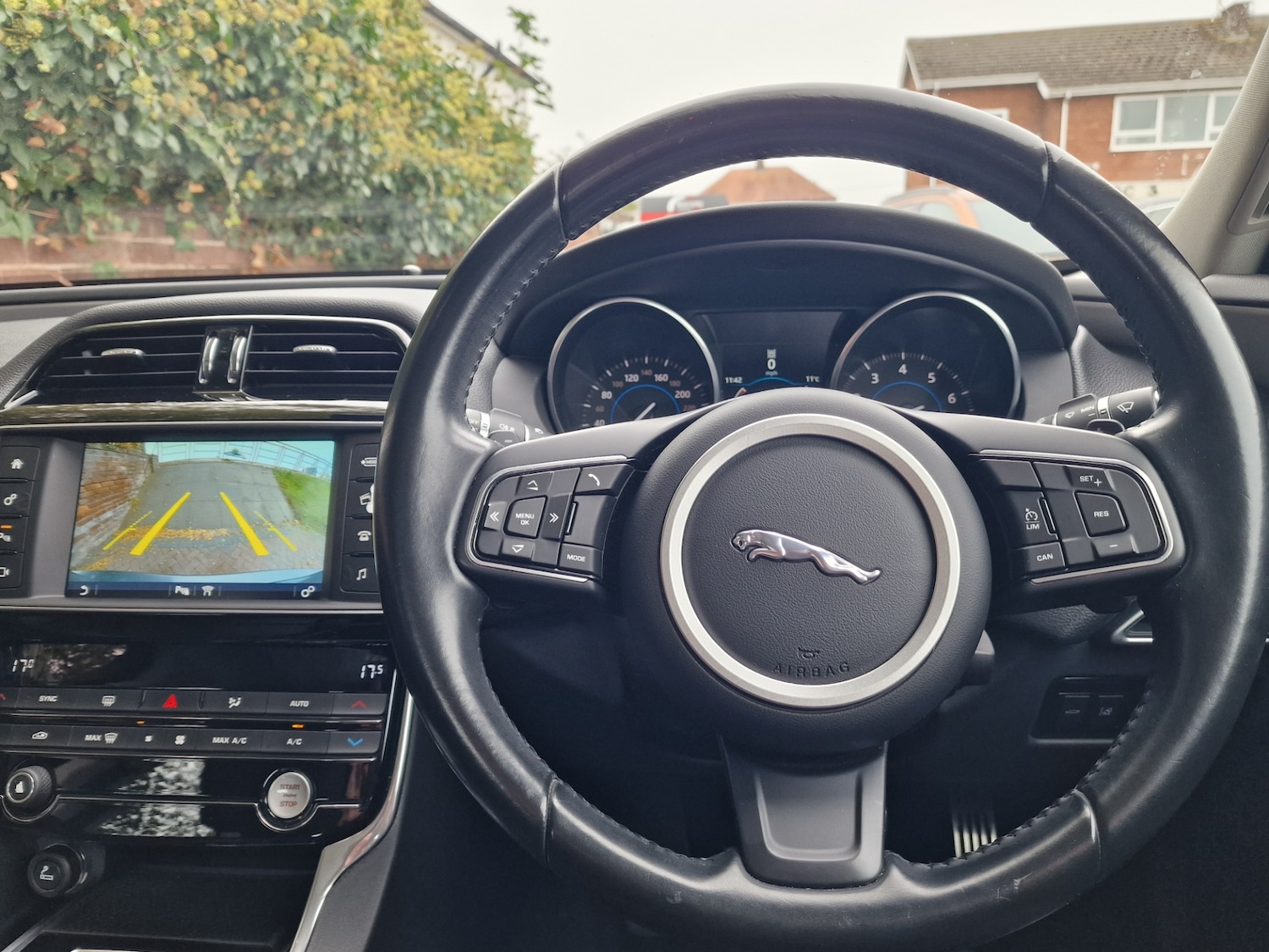 Used Jaguar XE 2024 for sale - 76265711: Photo 25