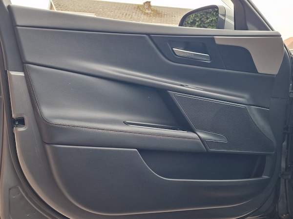Used Jaguar XE 2024 for sale - 76265711: Photo 33