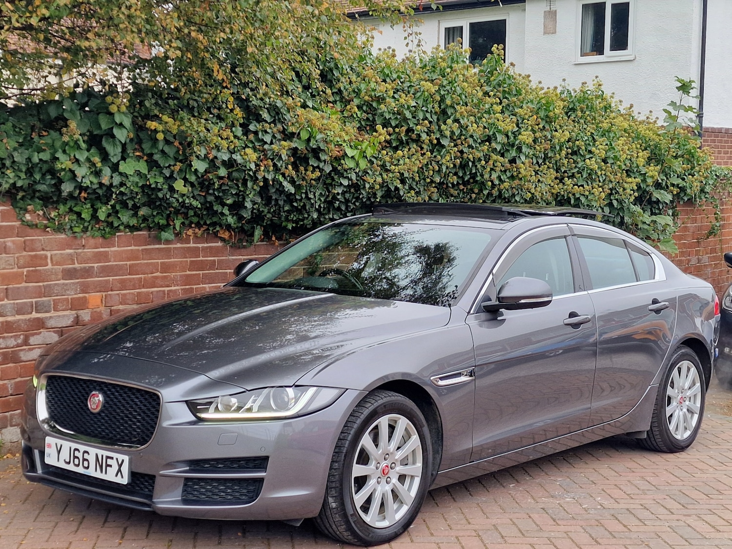 Used Jaguar XE 2024 for sale - 76265711: Photo 5