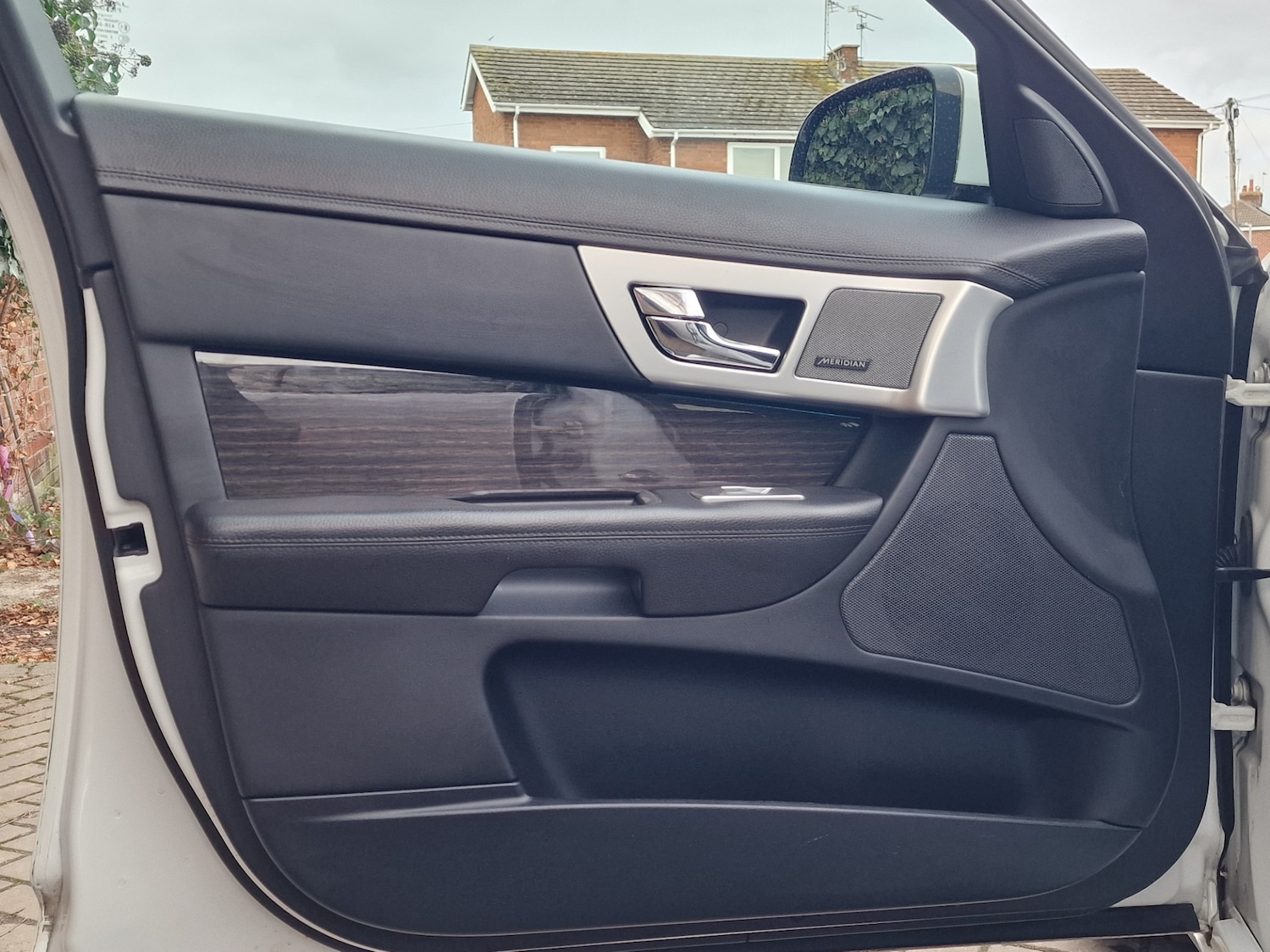 Used Jaguar XF 2015 for sale - 77135971: Photo 32