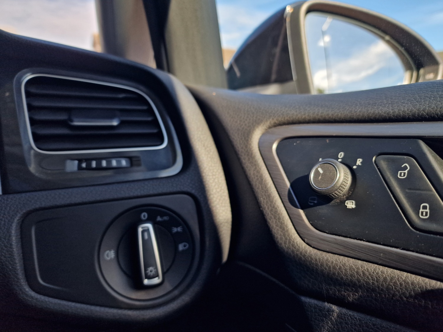 Used Volkswagen Golf 2018 for sale - 76078868: Photo 28