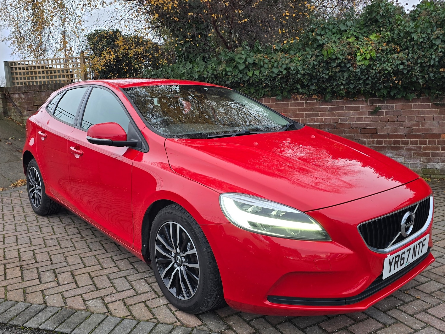 Used Volvo V40 2017 for sale - 76835035: Photo 12
