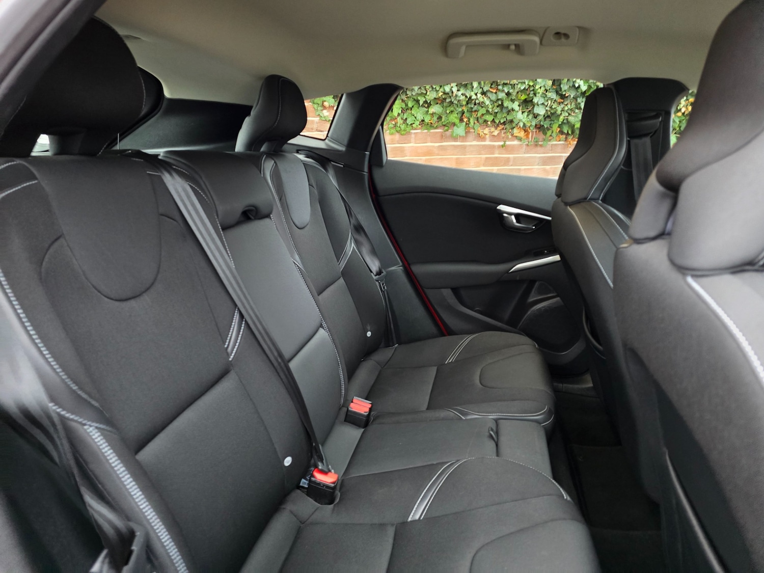 Used Volvo V40 2017 for sale - 76835035: Photo 17