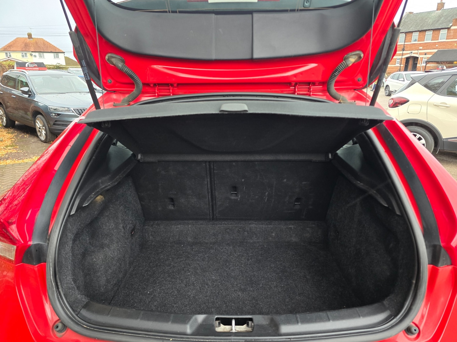 Used Volvo V40 2017 for sale - 76835035: Photo 18