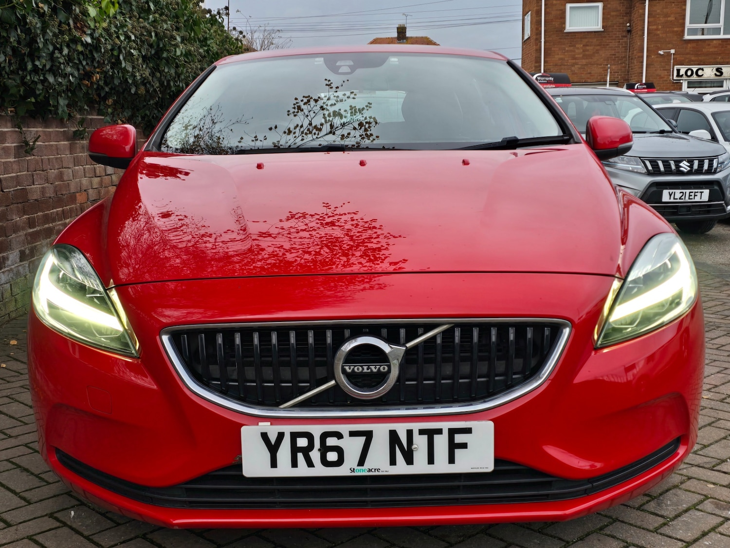 Used Volvo V40 2017 for sale - 76835035: Photo 2