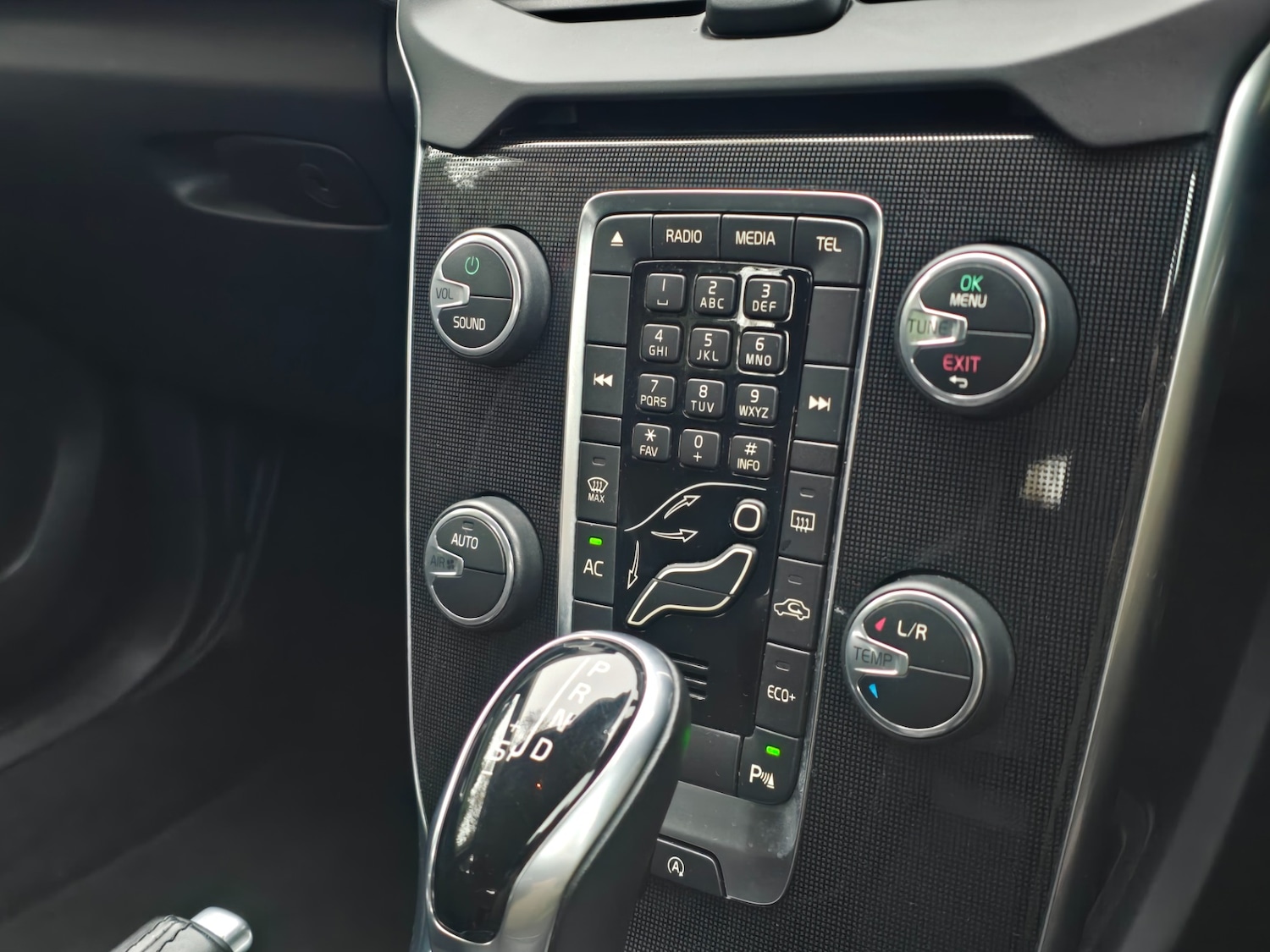 Used Volvo V40 2017 for sale - 76835035: Photo 26