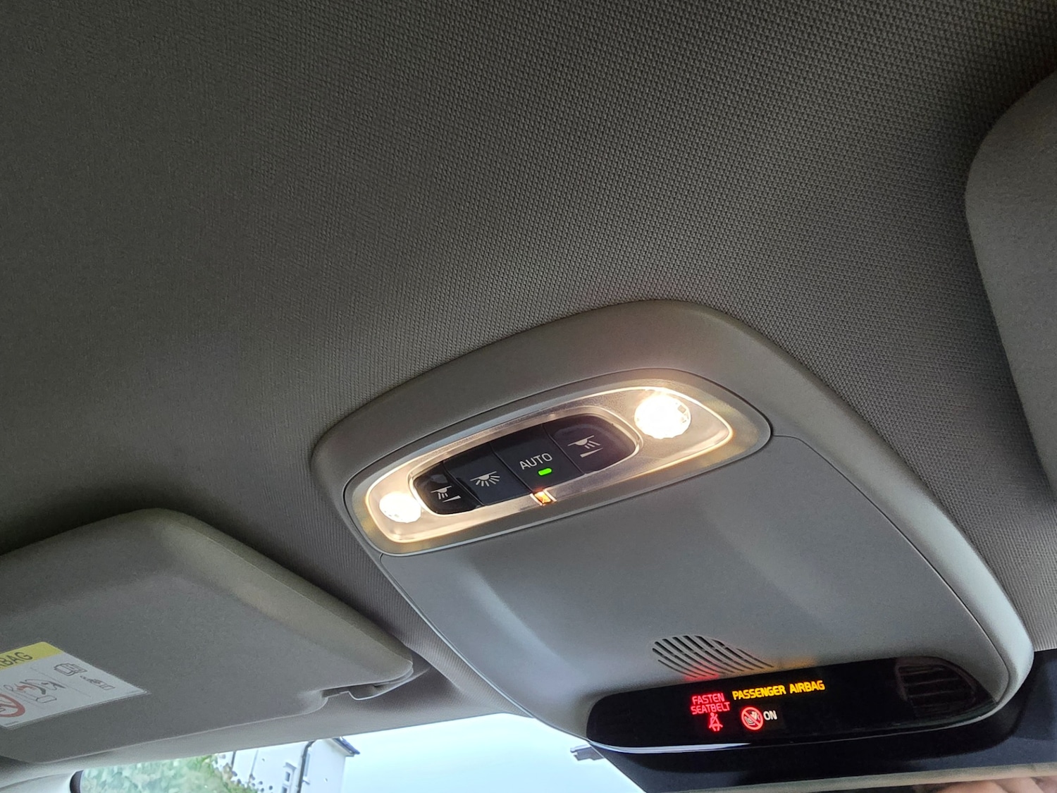 Used Volvo V40 2017 for sale - 76835035: Photo 32